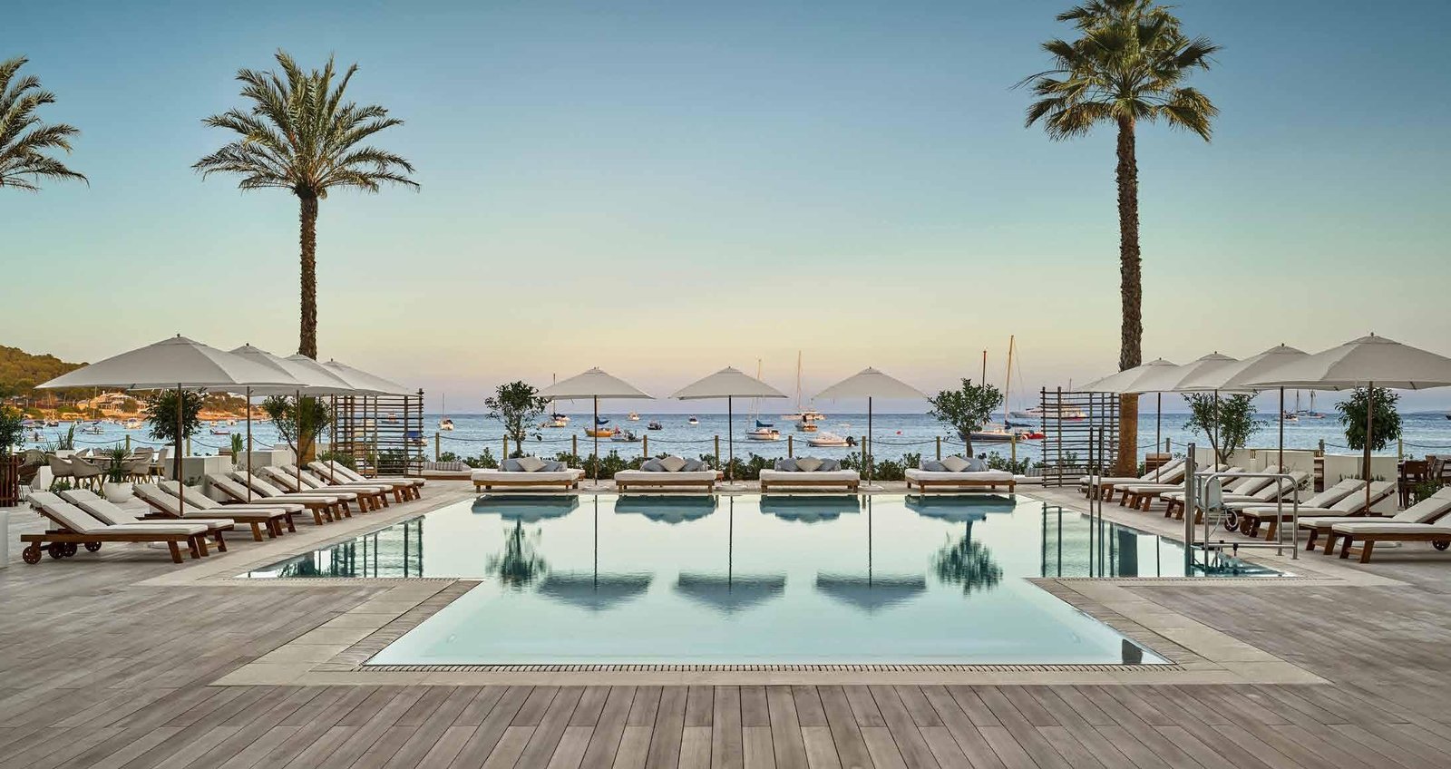 Lifestyle slider image of Botanica Town Ogami featuring serene community spaces, water features, and refined coastal architecture designed for modern luxury living.